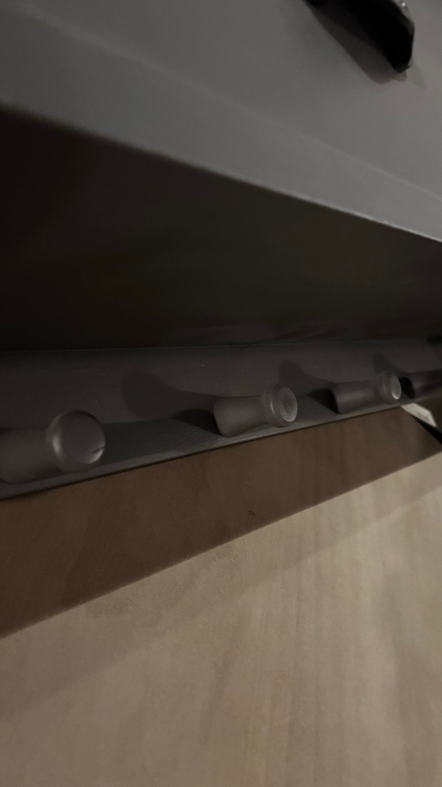 Percha tres cajones 110x20x26 gris