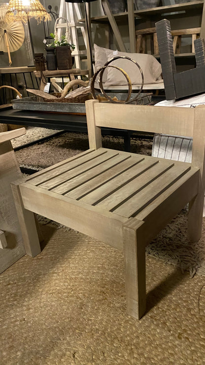 Silla baja con respaldo teñido rústico