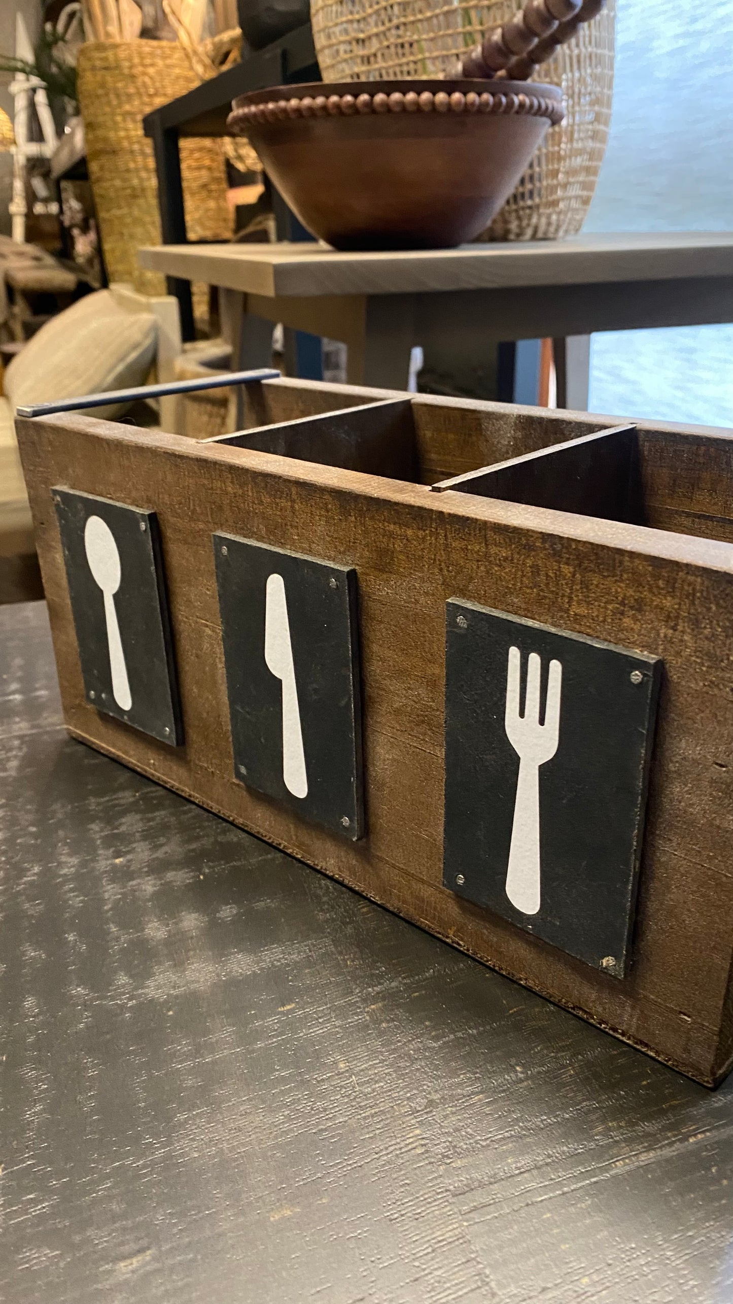 Porta cubierto con separaciones teñido Café