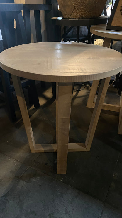 Mesa lateral sol aserrada 50x55 teñido rústico