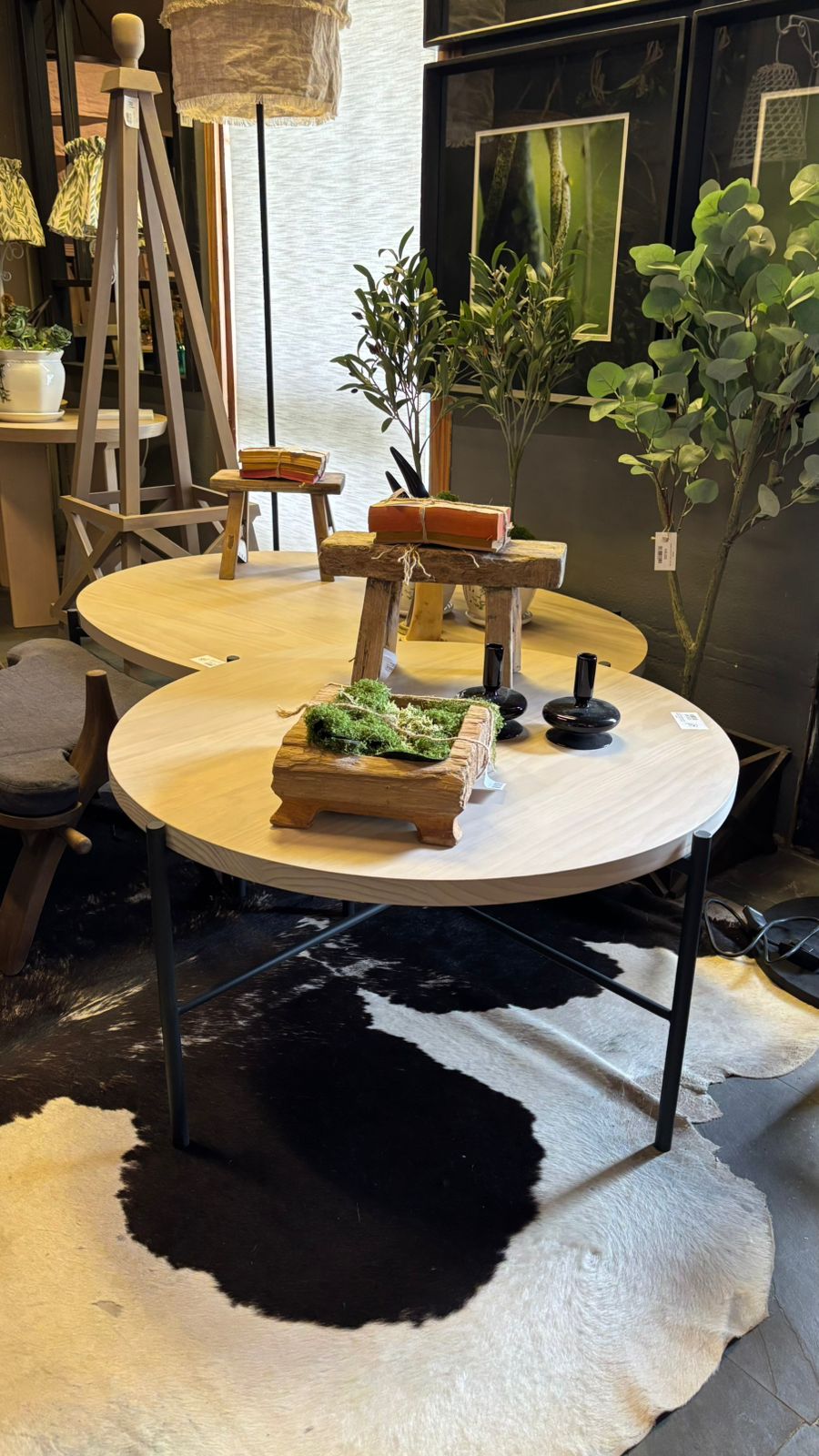 Mesa de centro redonda base fierro 80x42 rústico claro