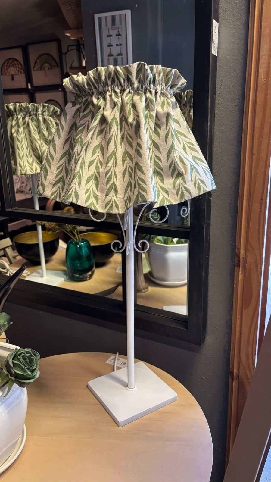 Lámpara de mesa blanca funda diseño verde