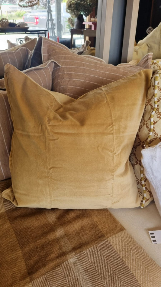 Cojín funda mostaza 50x50