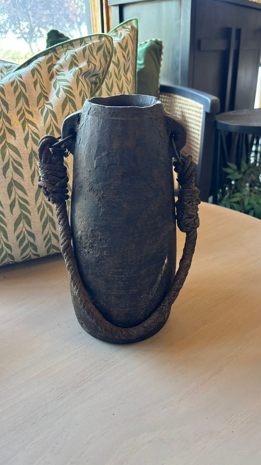 Jarron madera antigua con cuerda