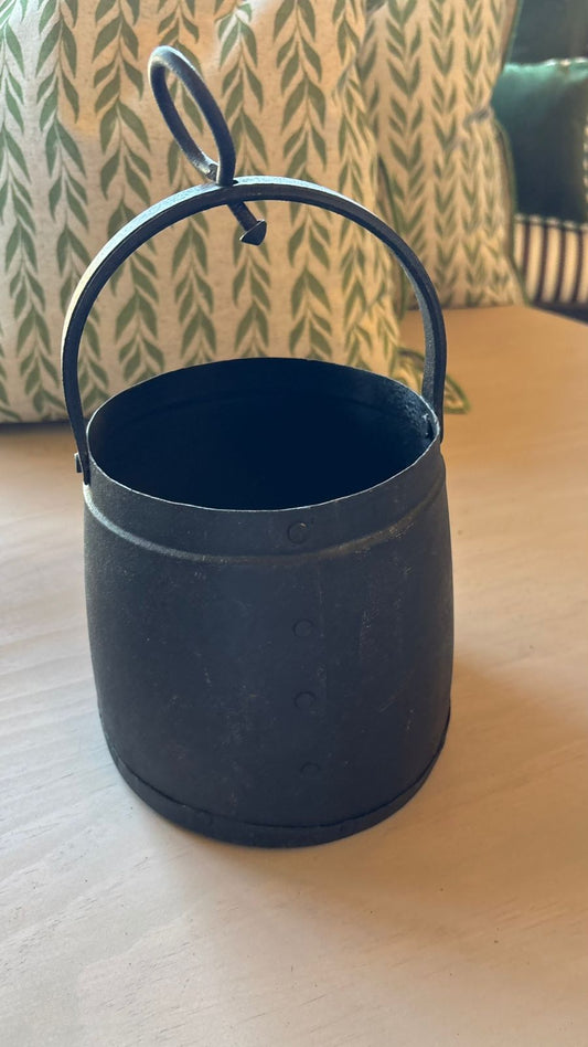 Maceta antigua colgante 2