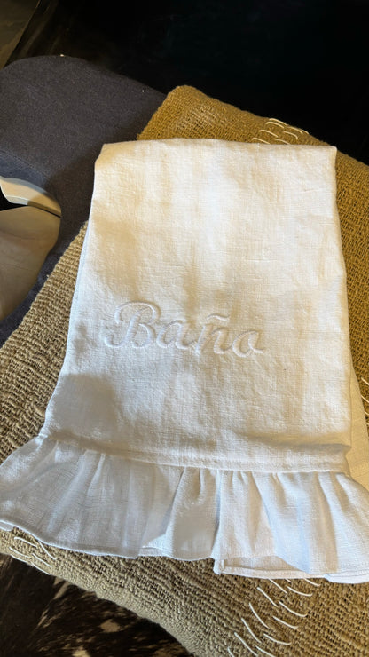 Toalla lino bordada baño vuelos