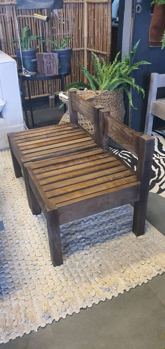 Silla baja con respaldo teñido Café