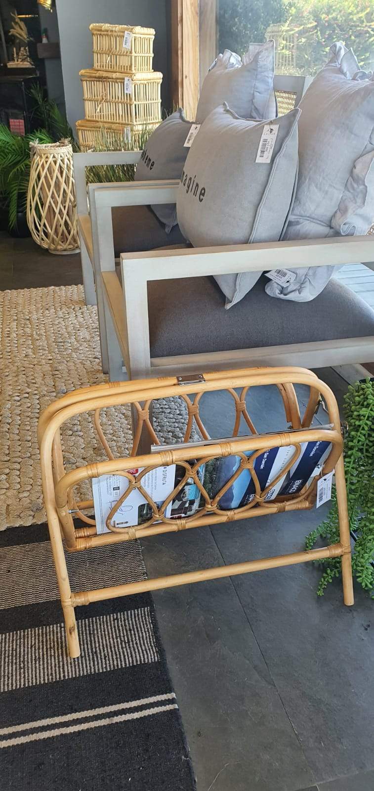 Revistero rattan natural