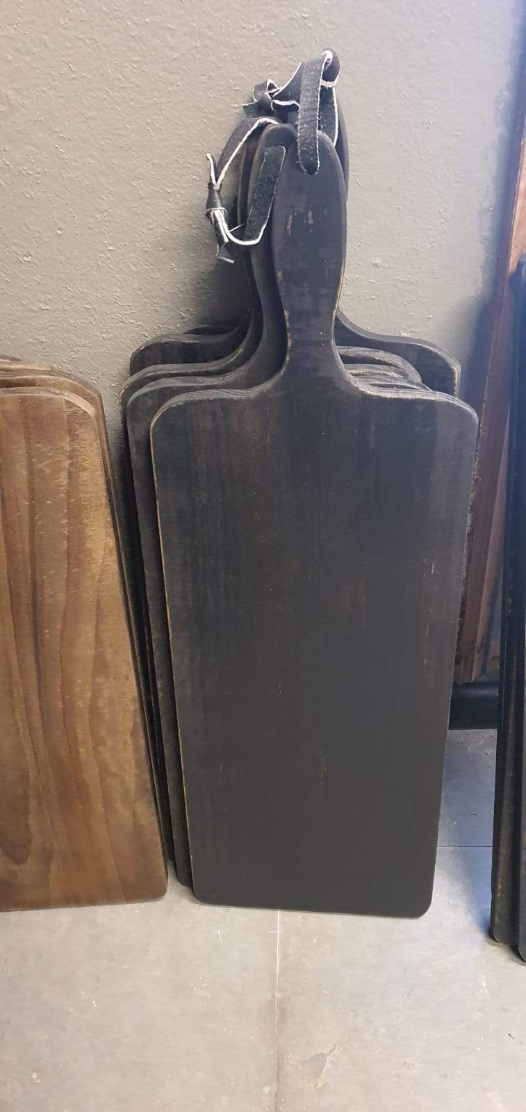 Tabla rústica galpón pátina negra 75x25