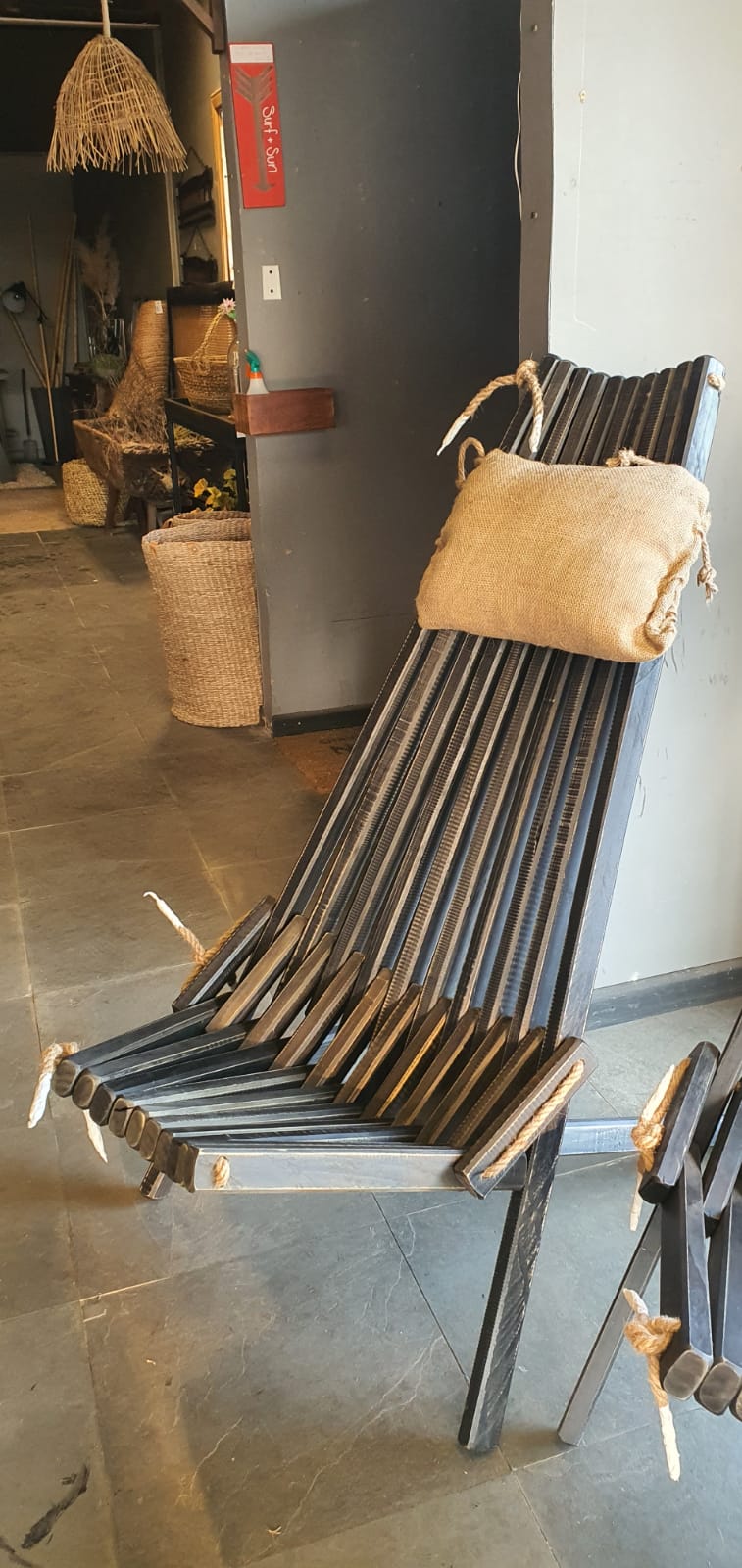 Silla jesuita pátina negra con cojín