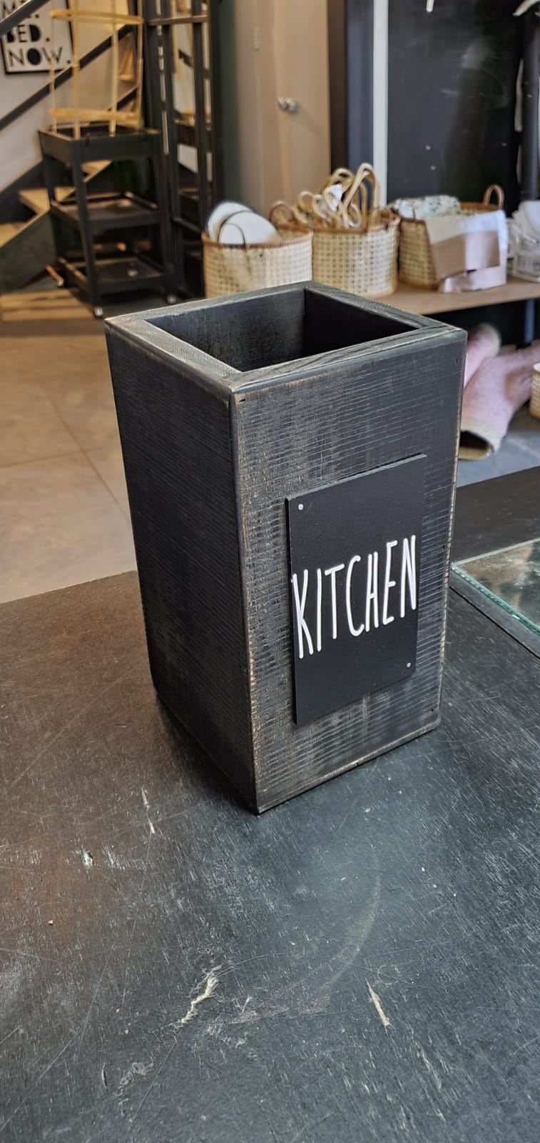 Caja kitchen patina negra