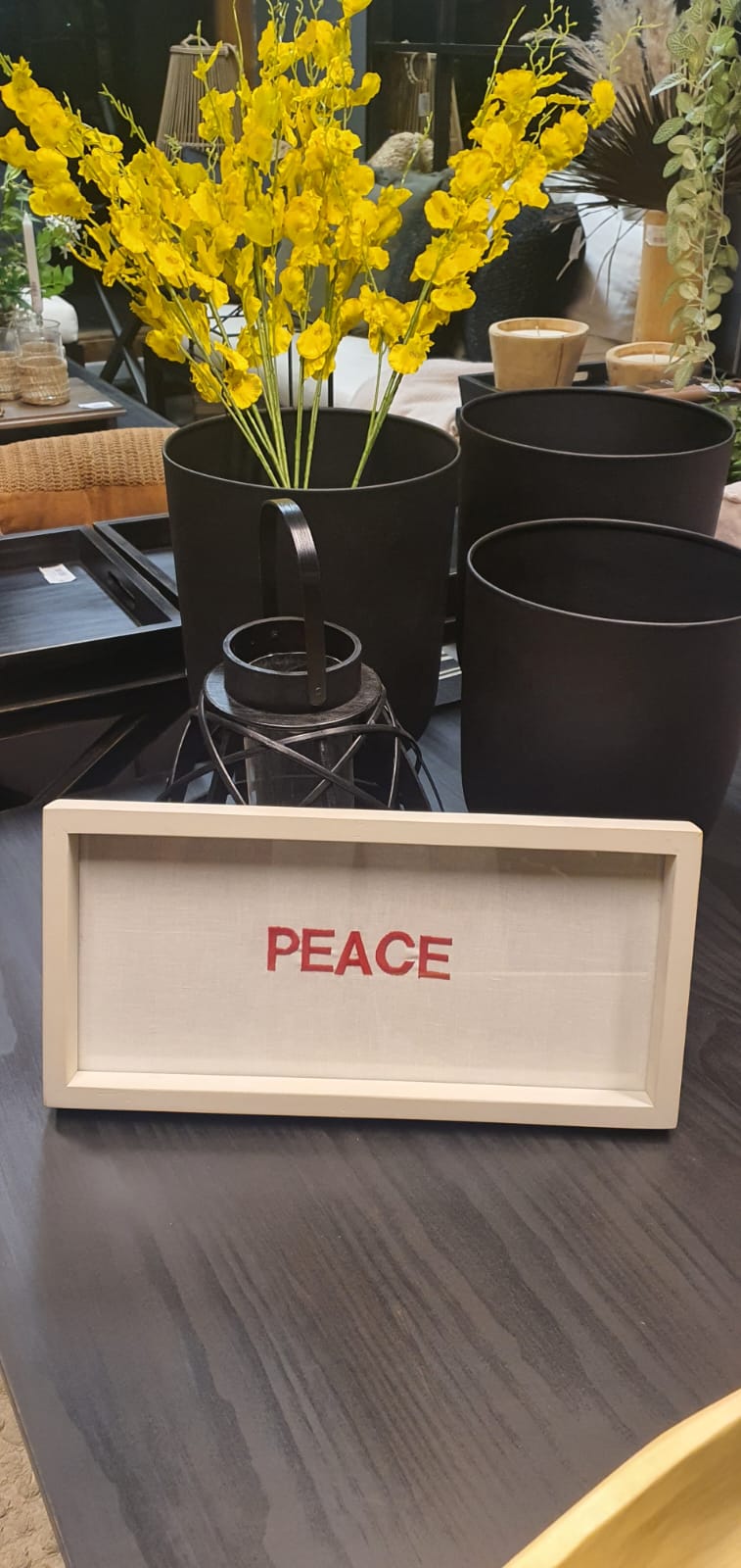 Cuadro peace rojo gris fondo blanco