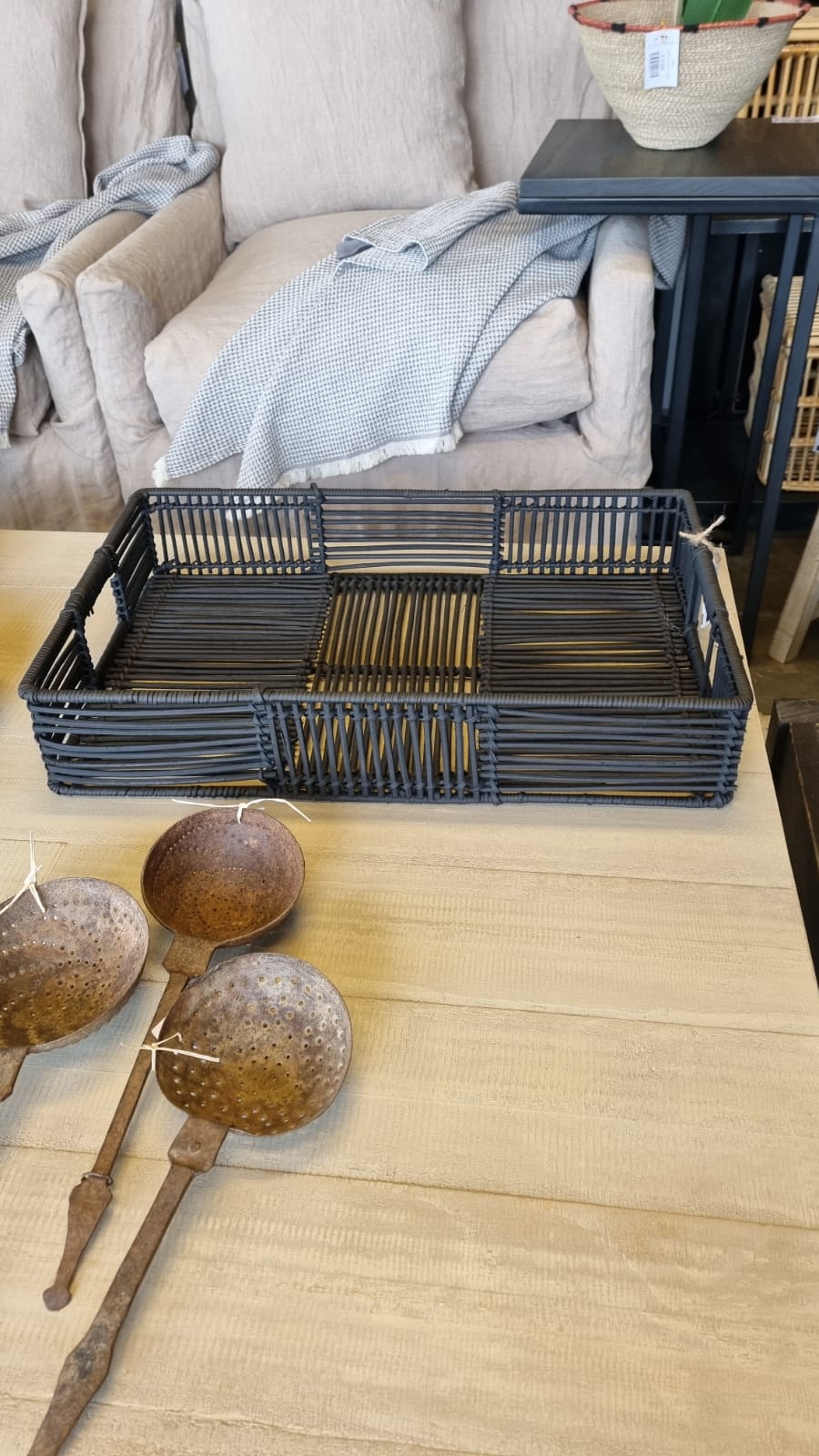 Bandeja rattan palitos negra 50x33