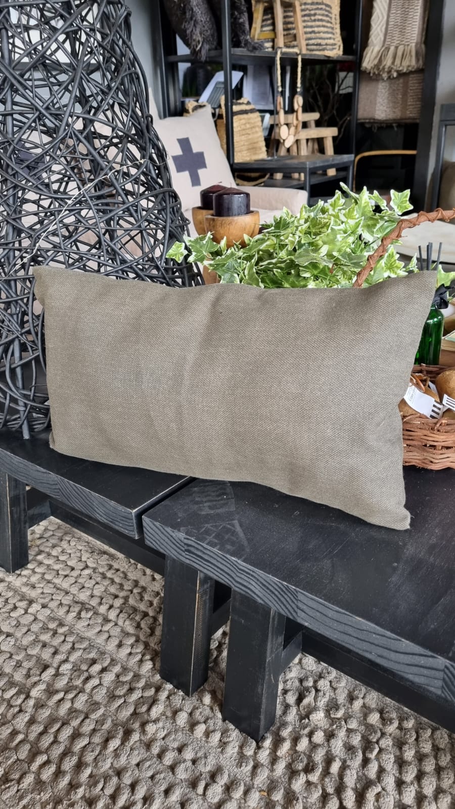 Cojin café 50x30