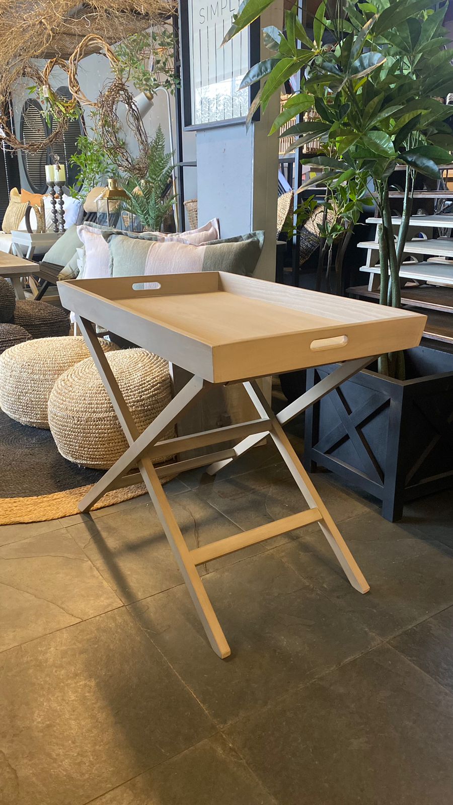 Mesa lateral con bandeja 80x50x65 rustico claro