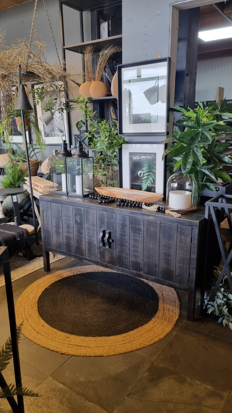 Arrimo rústico dos puertas 140x40x70 negro