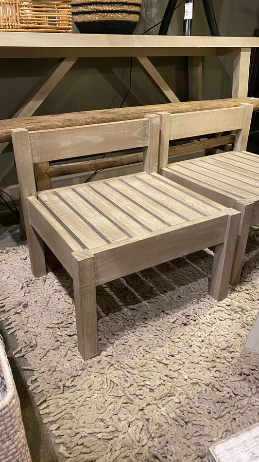 Silla baja con respaldo teñido rústico